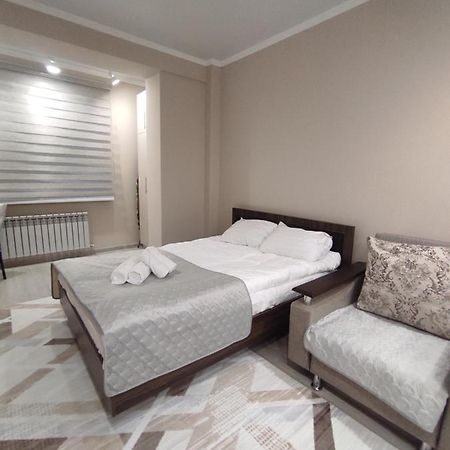 Уютная Квартира-Студия Жк Lotus Terrace Apartment Almaty Luaran gambar
